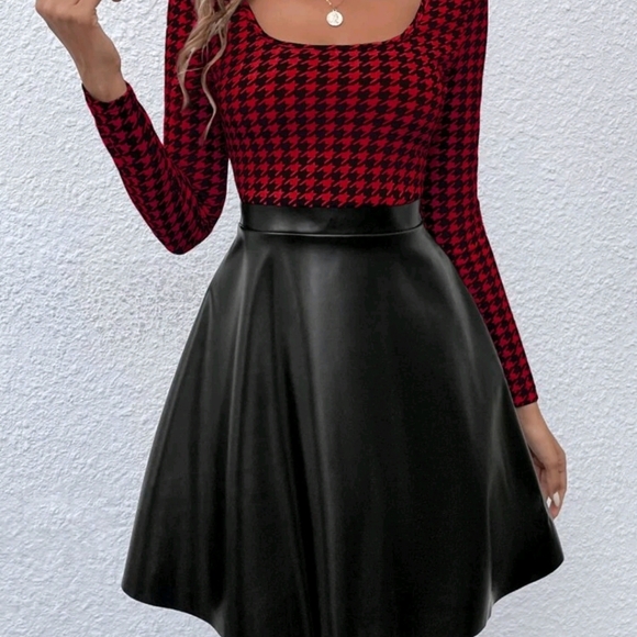 Dress - Picture 1 of 5